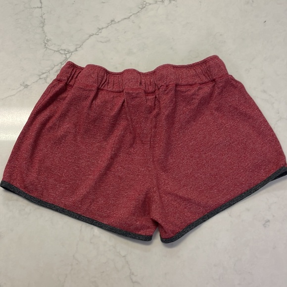 Sideline Apparel Women’s Alabama Crimson Tide Red Shorts Large - Picture 2 of 6